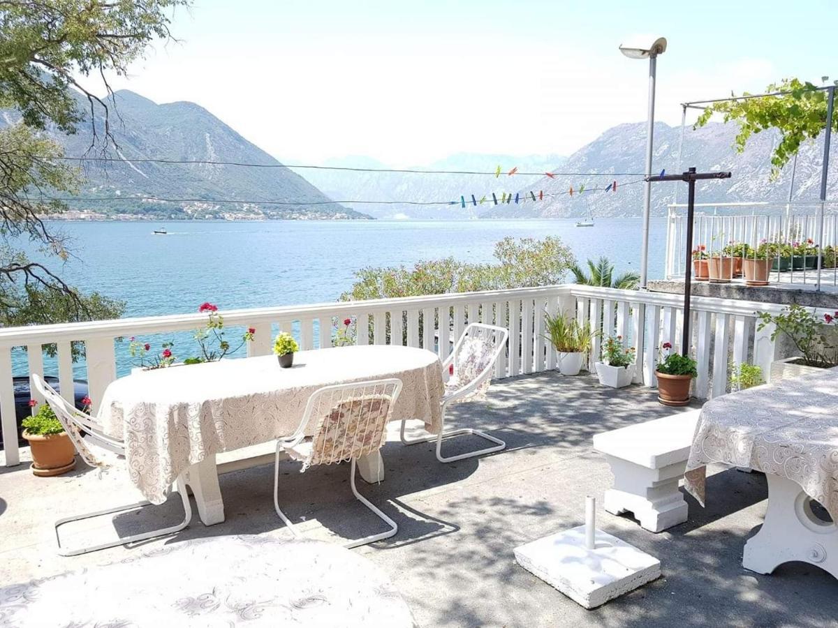 Montenegro Apartments - Private Beach Kotor Luaran gambar