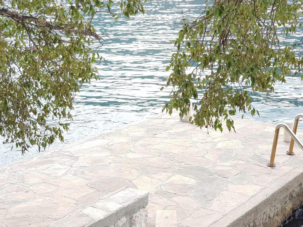 Montenegro Apartments - Private Beach Kotor Luaran gambar