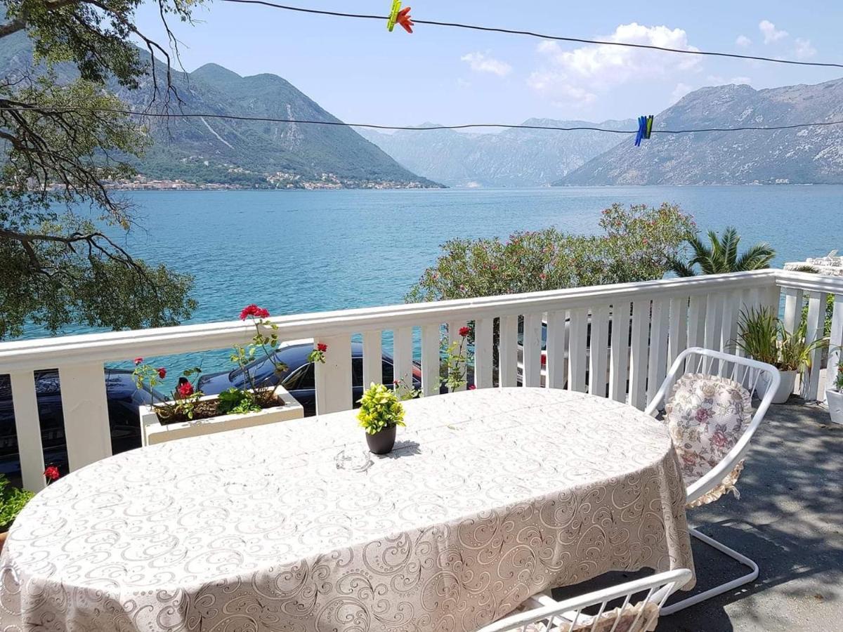 Montenegro Apartments - Private Beach Kotor Luaran gambar