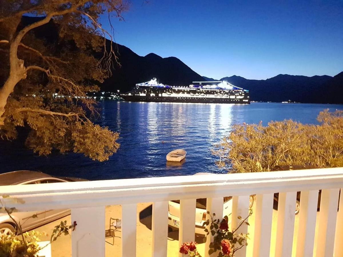 Montenegro Apartments - Private Beach Kotor Luaran gambar