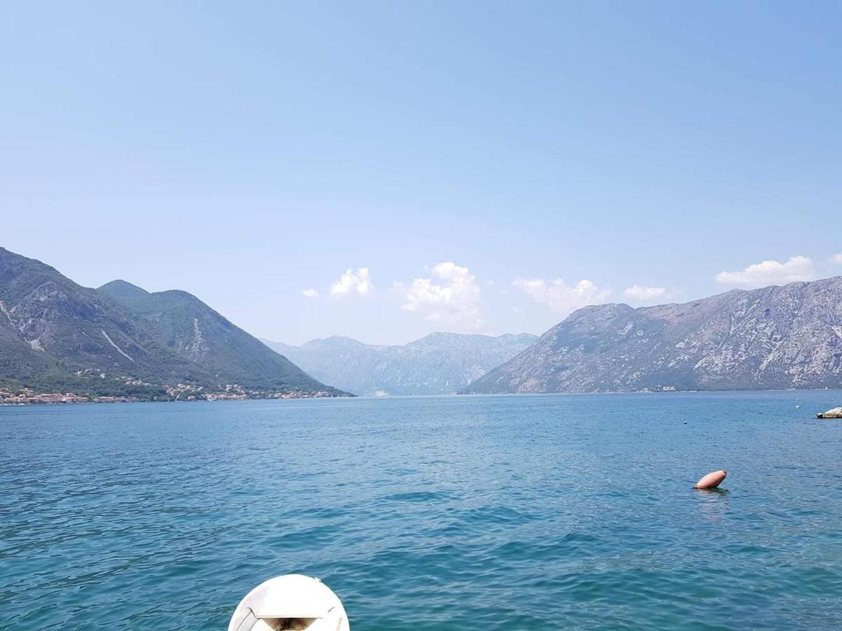 Montenegro Apartments - Private Beach Kotor Luaran gambar